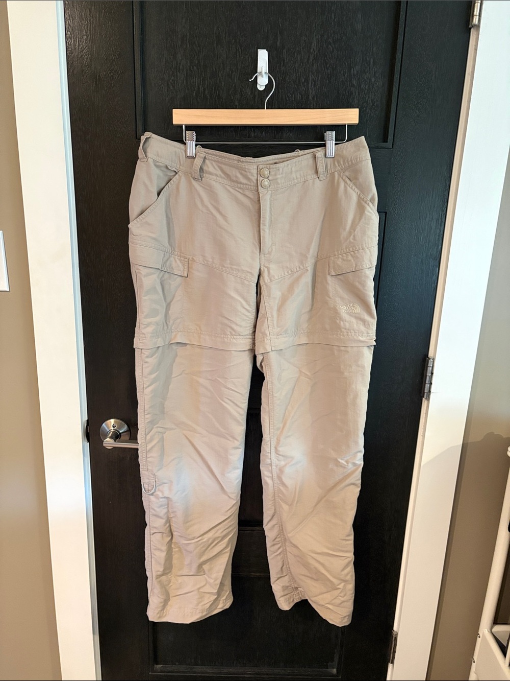 The North Face women’s nylon pants zip off shorts cargo pants sz 14